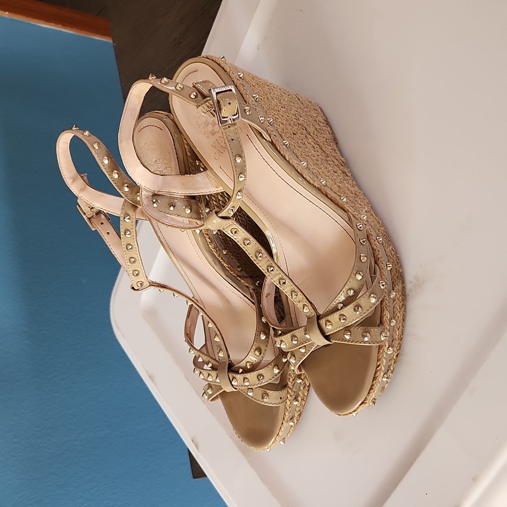 Vince camuto wedges with gold spikes